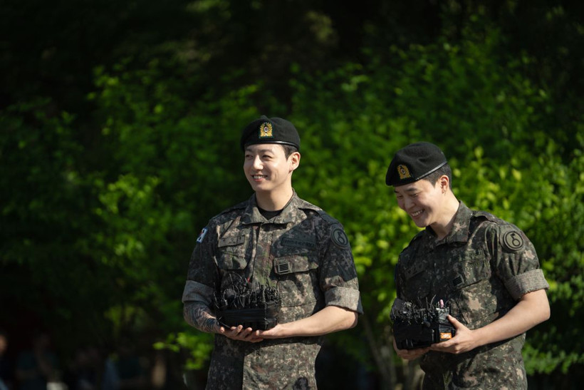 BTS üyeleri Jimin ve Jungkook askerlik görevlerini tamamladı - Resim: 5