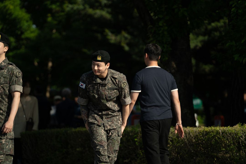BTS üyeleri Jimin ve Jungkook askerlik görevlerini tamamladı - Resim: 1