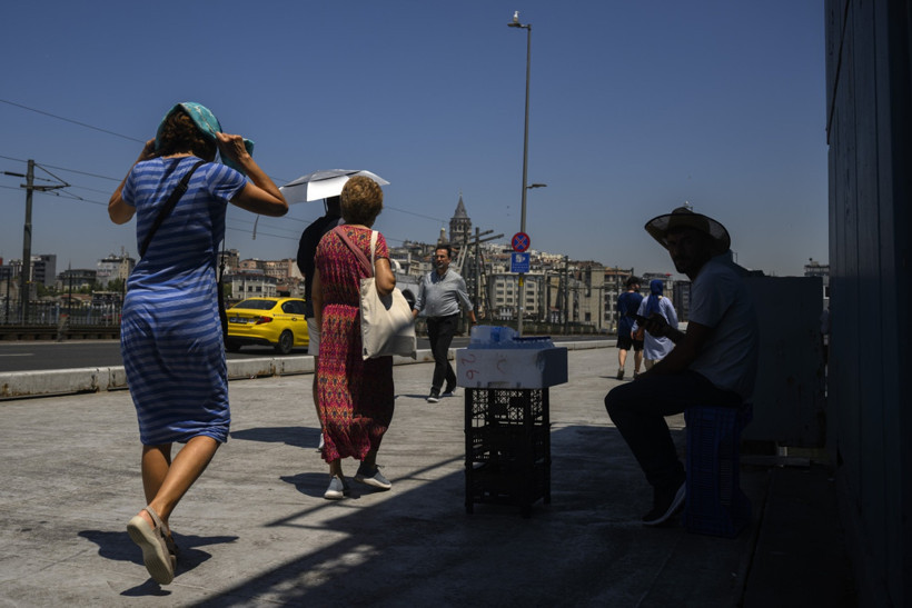 İstanbul bugün yandı, yarın serinliyor! Yağmur yağacak mı? - Resim : 1