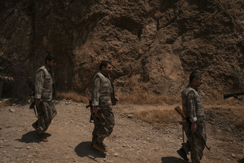 Türkiye'de tarihi gün! PKK silahlarını böyle yaktı: İşte o görüntüler... - Resim: 5