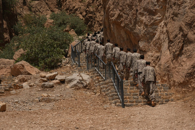 Türkiye'de tarihi gün! PKK silahlarını böyle yaktı: İşte o görüntüler... - Resim: 10