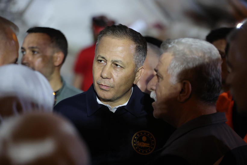 Son depremler: Balıkesir'de 6.1 büyüklüğünde deprem, enkaz altında kalanlar var - Resim : 1