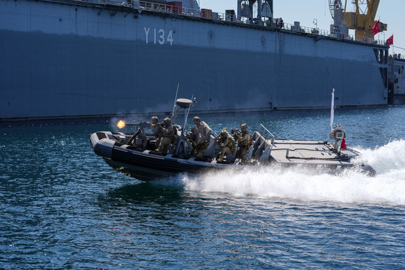 TEKNOFEST Mavi Vatan’a büyük ilgi: SAT ve SAS komutanlıklarının gösterisi nefes kesen anlara sahne oldu - Resim: 8