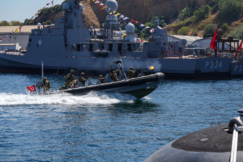 TEKNOFEST Mavi Vatan’a büyük ilgi: SAT ve SAS komutanlıklarının gösterisi nefes kesen anlara sahne oldu - Resim: 6