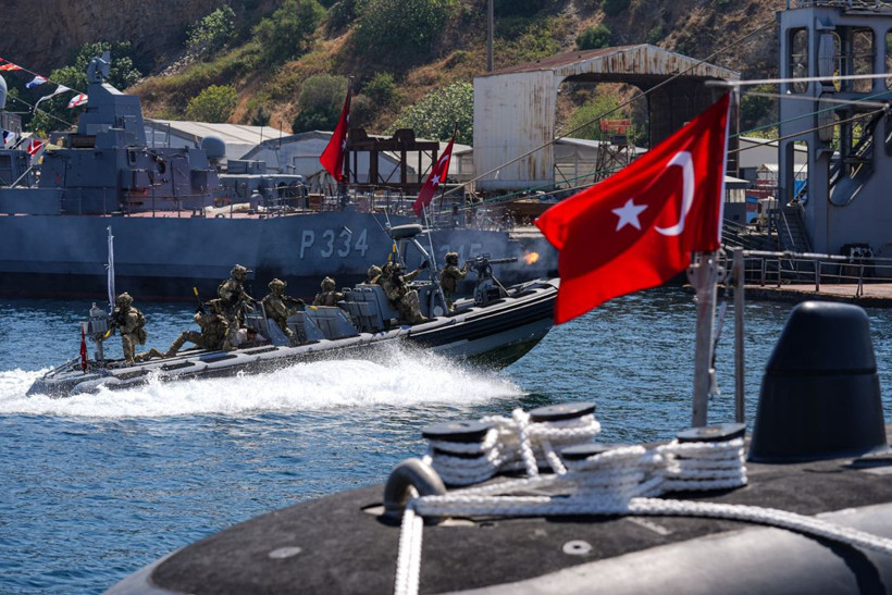 TEKNOFEST Mavi Vatan’a büyük ilgi: SAT ve SAS komutanlıklarının gösterisi nefes kesen anlara sahne oldu - Resim: 5