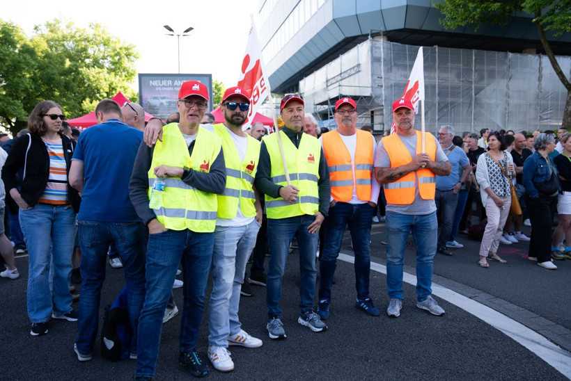 Ford'un Avrupa'daki merkezinde işçiler greve başladı! Üretim durma noktasına geldi - Resim: 9