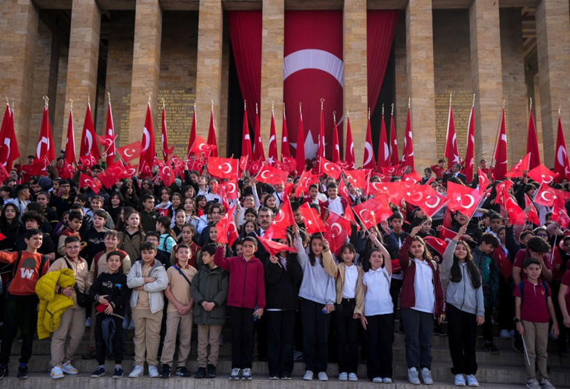 Türkiye'de 23 Nisan coşkusu: Dört bir yanda kutlamalar yapıldı - Resim: 1