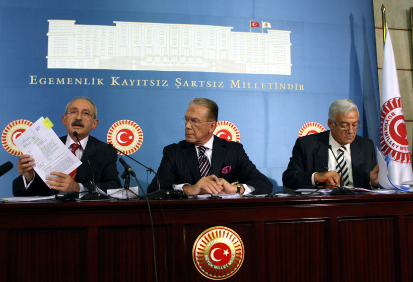 Kemal Kılıçdaroğlu kimdir? Kılıçdaroğlu'nun siyasi hayatı nasıl başladı, bugüne nasıl geldi? - Resim : 2