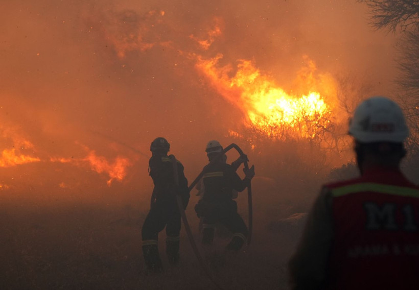 Çeşme’de büyük yangın! Alevler yükseliyor: İzmir-Çeşme Otoyolu trafiğe kapatıldı - Resim: 8