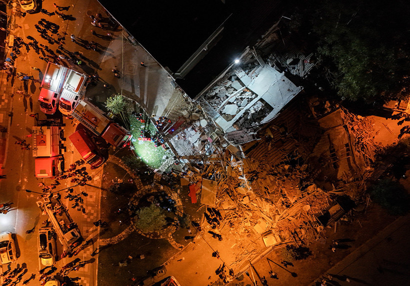 Son depremler: Balıkesir'de 6.1 büyüklüğünde deprem, enkaz altında kalanlar var - Resim : 3