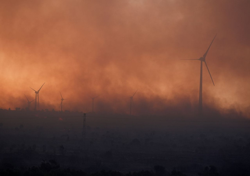 Çeşme’de büyük yangın! Alevler yükseliyor: İzmir-Çeşme Otoyolu trafiğe kapatıldı - Resim: 3