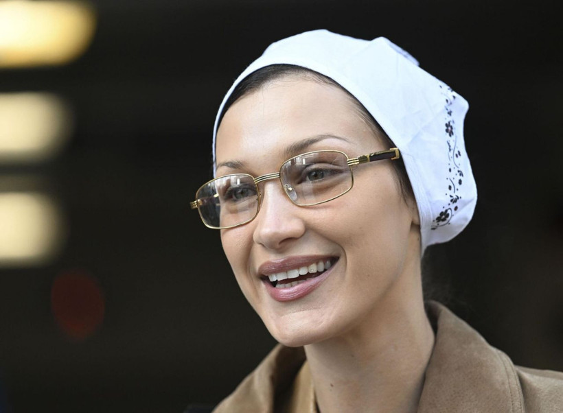 Bella Hadid depremzedeler için Türkevi'ne yardım kutuları getirdi - Resim: 3