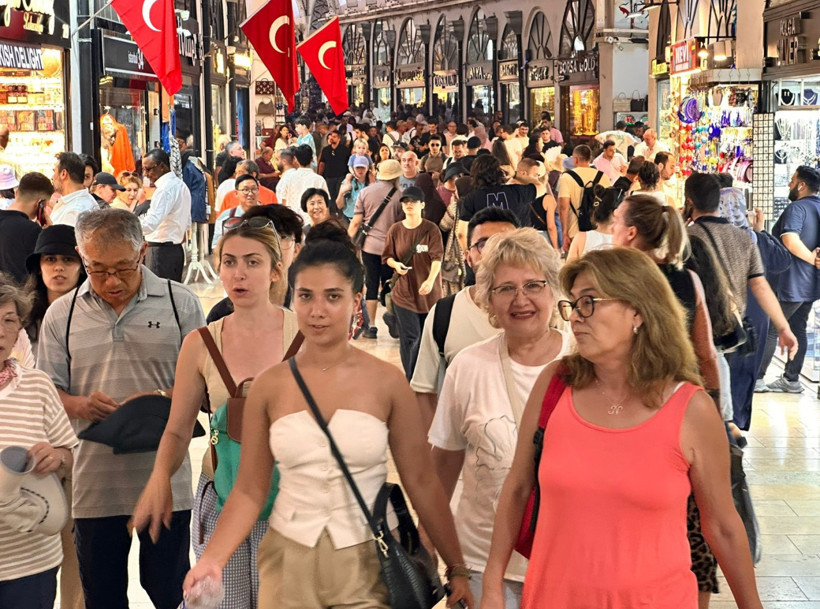 Kapalıçarşı yılın ilk 6 ayında 5 milyon turist ağırladı - Resim : 1