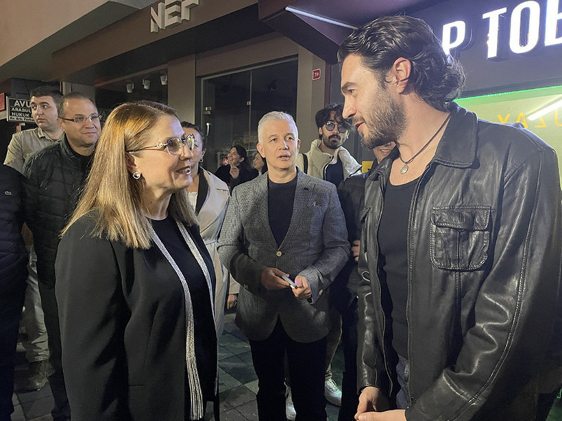 'Barış Akarsu Merhaba' filmine sanatçının memleketi Bartın'da yoğun ilgi - Resim : 1