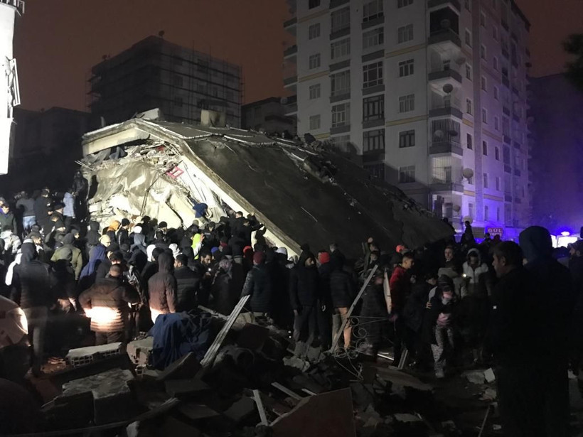 17 Ağustos'tan bu yana yaşadığımız en büyük deprem: Kahramanmaraş ve çevre illerde yıkım var - Resim: 6