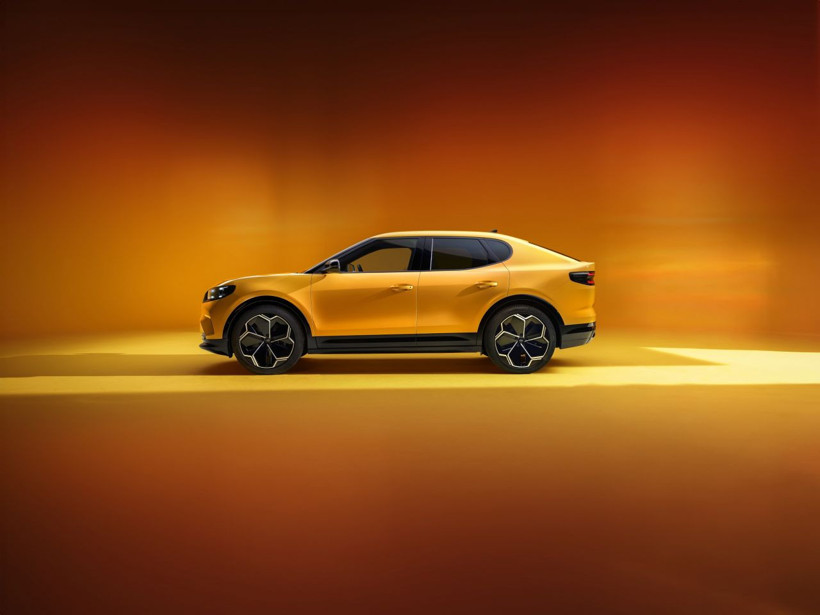 Ford Capri 40 yıl sonra elektrikli olarak geri dönüyor - Resim: 1