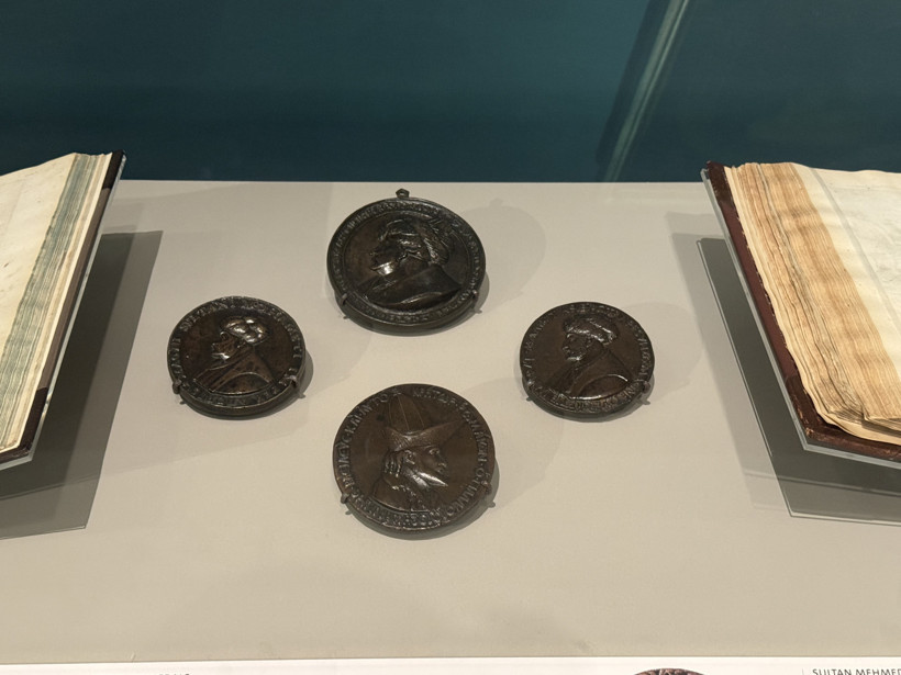Fatih Sultan Mehmet'i tasvir eden portre ve madalyonlar Londra'da sergileniyor - Resim : 3