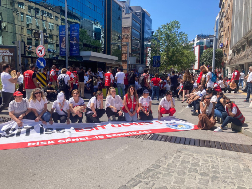 İzmir'de grev 7. gününde! Sandıklar kurulacak, belediyenin teklifi işçilerin oylarına sunulacak - Resim : 2