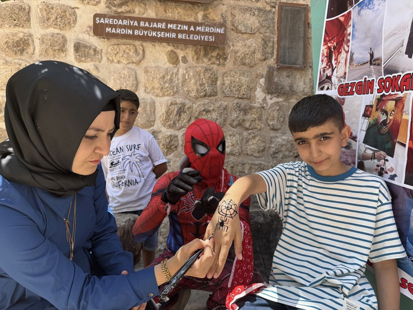 Yerli örümcek adamın Kurban Bayramı'nda durağı Mardin oldu - Resim: 2