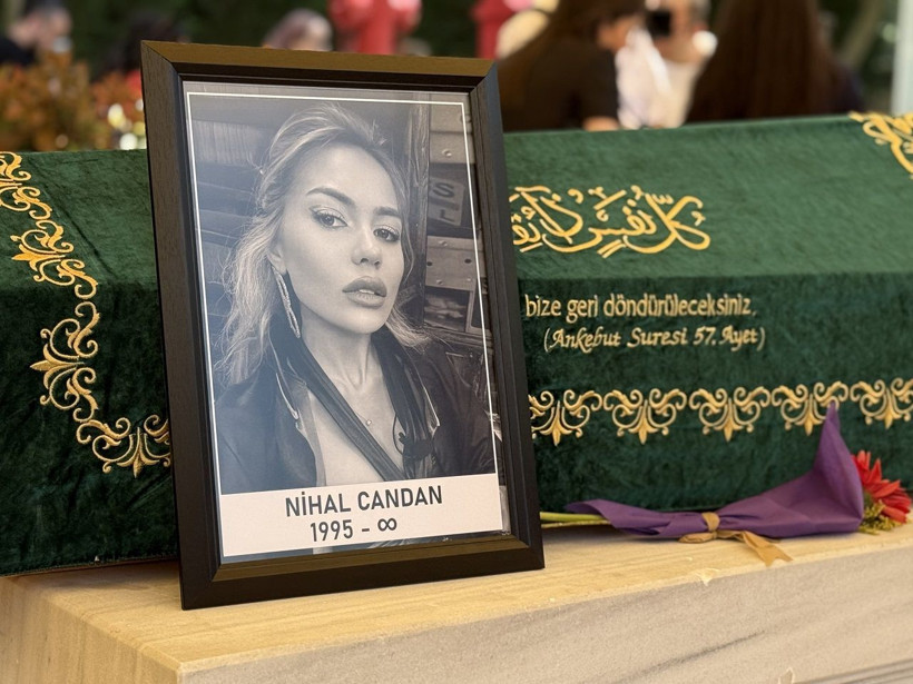 Nihal Candan’a veda: Gözyaşlarıyla son yolculuğuna uğurlandı - Resim: 7