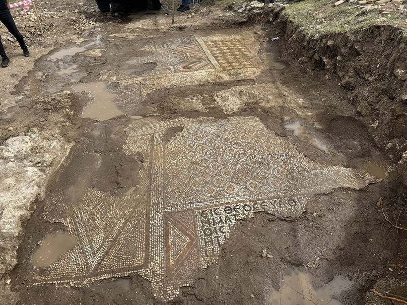 Diyarbakır'ın Ergani ilçesinde Davut Yıldızı sembolü ve Grekçe yazı bulunan mozaik bulundu - Resim: 5