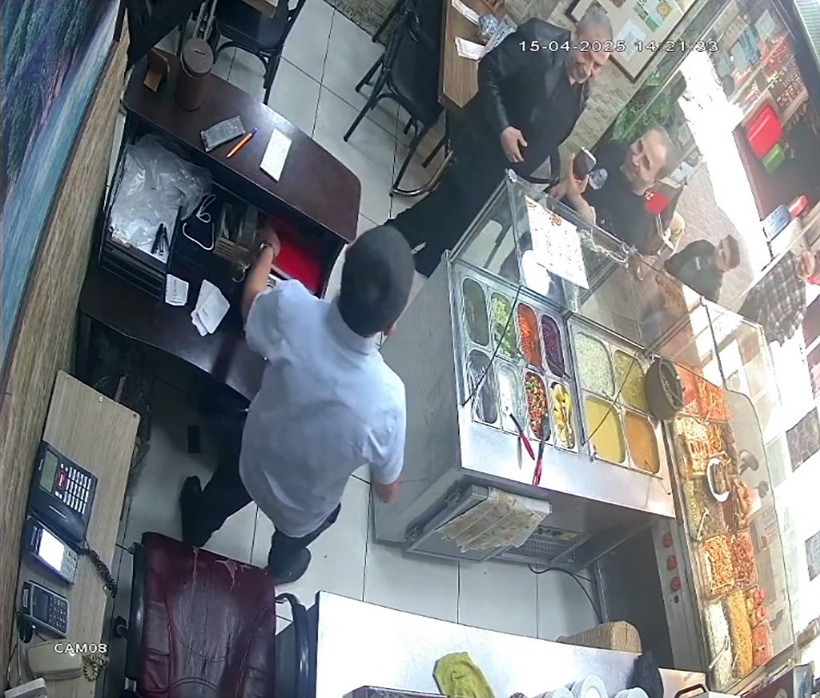 Kalp krizinden saatler önce! Sırrı Süreyya'nın son görüntüleri ortaya çıktı - Resim : 1