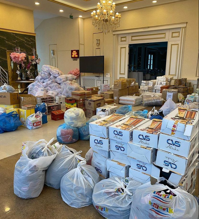 MÜSİAD, afet bölgesine iş makinesi ve temel ihtiyaç maddeleri gönderdi - Resim : 1