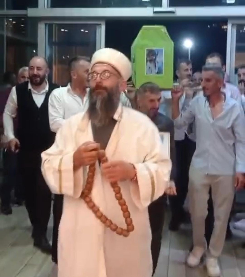 Düğün salonunda tabut şoku! İmam kılığında içeri girince... - Resim : 1