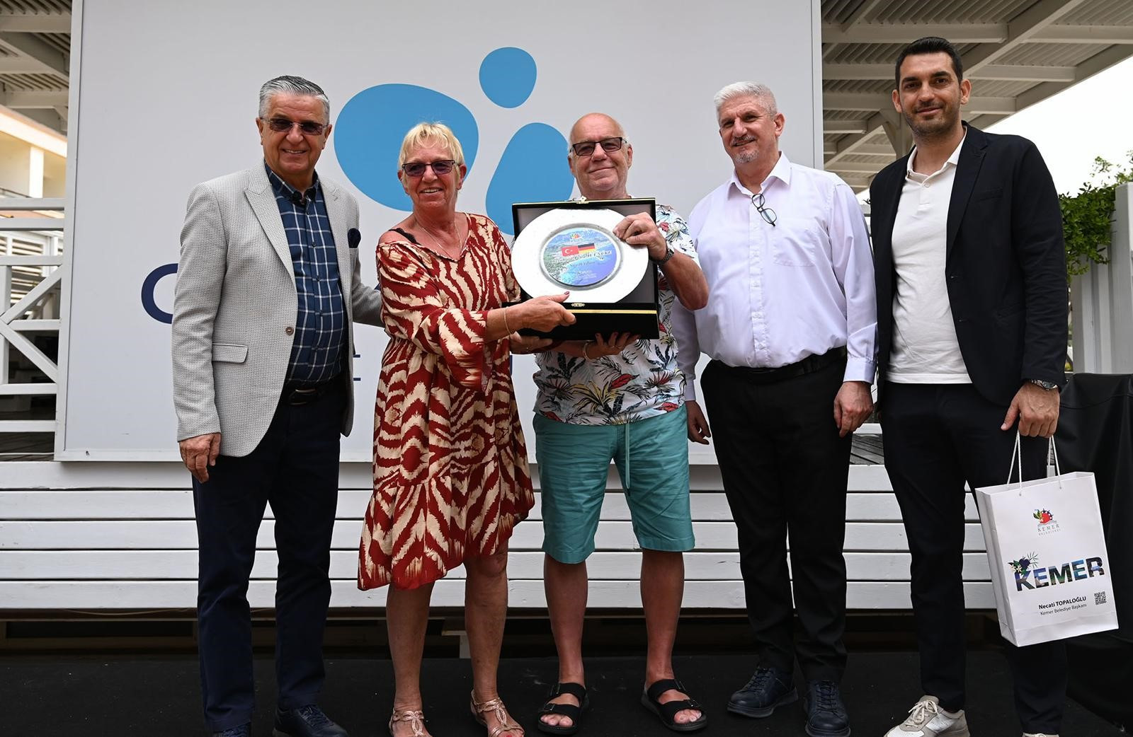 30 yıldır tatillerini Antalya Kemer'de yapıyorlar