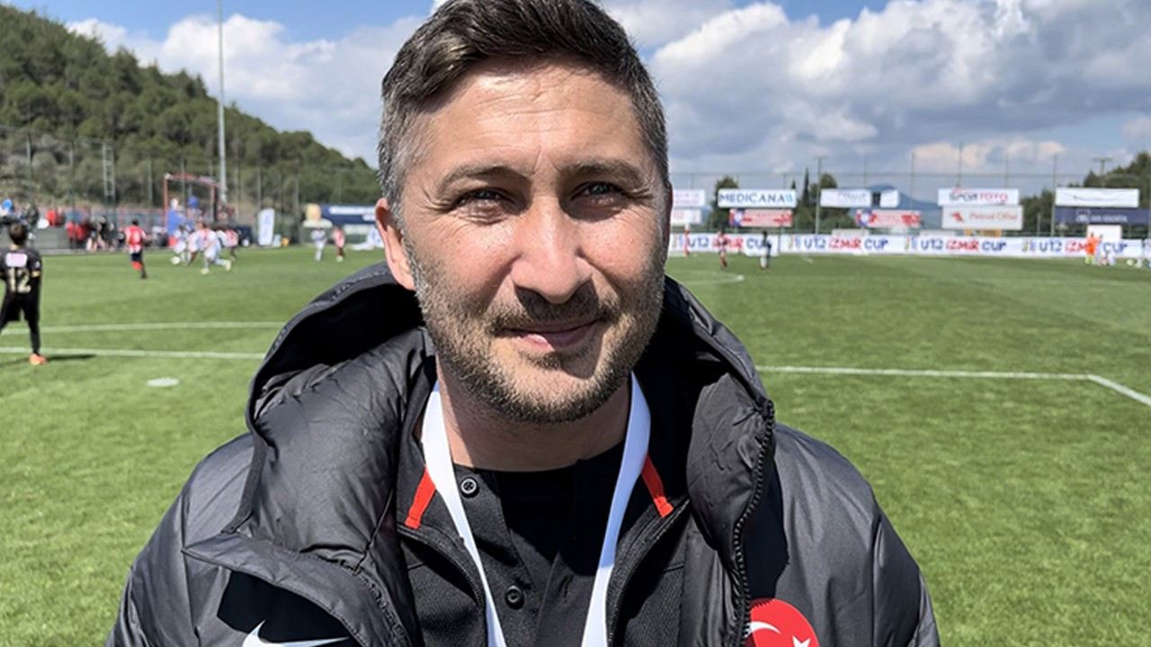 Sabri Sarıoğlu, Milli Takımı'ndaki görevinden ayrıldı