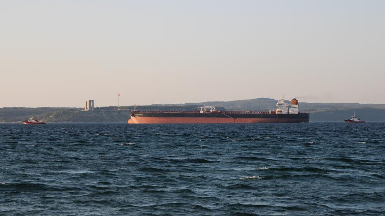 Çanakkale Boğazı'nda gemi makine arızası yaptı