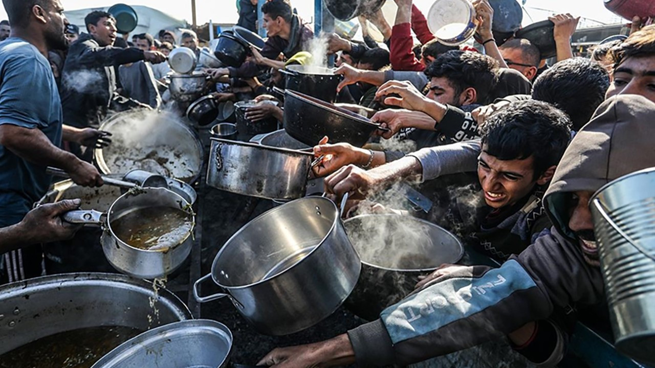 Gazze'de açlıktan ölüyorlar! 8 kişi daha hayattan koptu