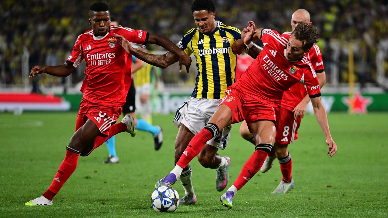 Son dakika: Fenerbahçe maçının ilk 11’leri belli oldu: Fenerbahçe'de sürpriz değişiklik