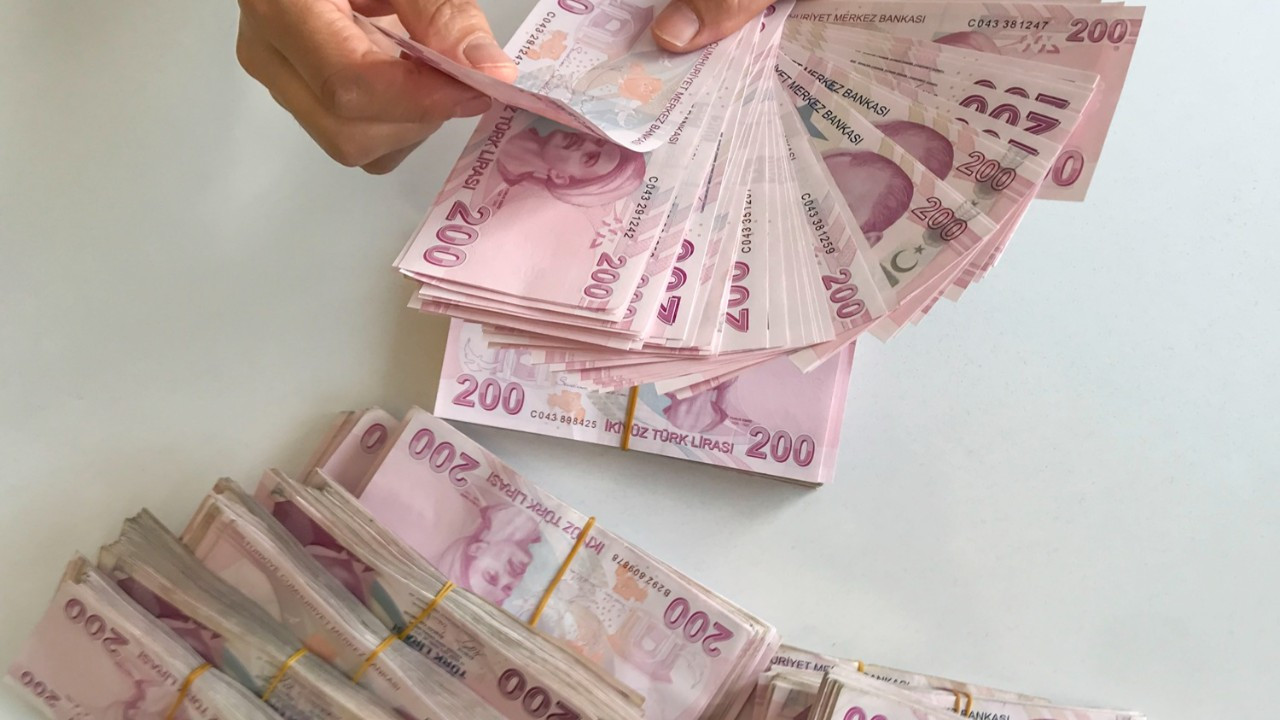 200 bin TL ihtiyaç kredisinin geri ödemesi ne kadar? İşte banka banka aylık taksit ve kredi faiz oranları...