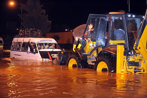 Antalya'yı yağmur vurdu, 6 kişi hala kayıp - Resim : 3