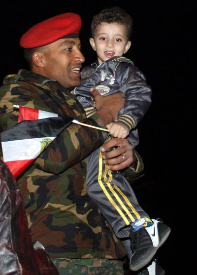 İstifa etti, malları dondurulacak - Resim : 1