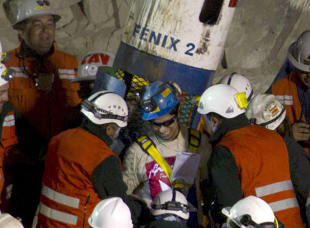 Kahraman madenciler yeryüzünde - Resim : 4