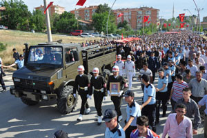 Şehitlerimizi uğurladık - Resim : 2