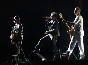 U2 konseri coşkulu geçti - Resim : 2