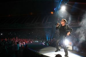 U2 konseri coşkulu geçti - Resim : 3