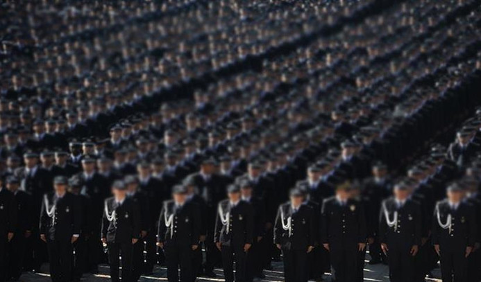 Yeni KHK ile binlerce kişi ihraç edildi