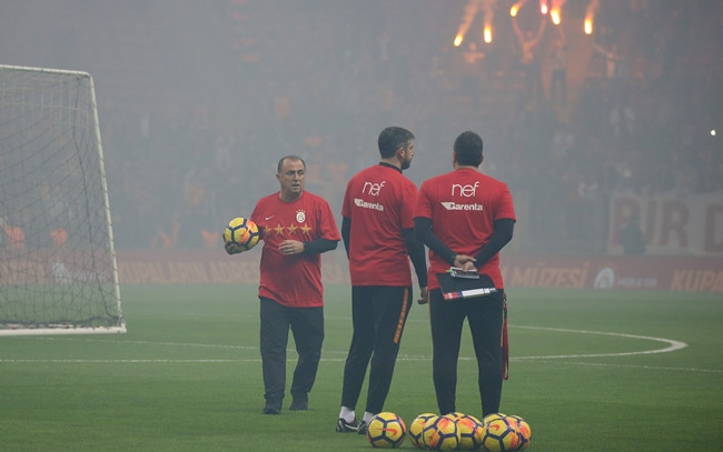 Galatasaray'a derbi öncesi taraftar desteği - Resim : 1