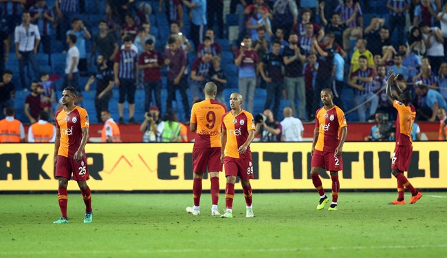 Trabzonspor, Galatasaray'ı 4-0 yendi - Resim : 1