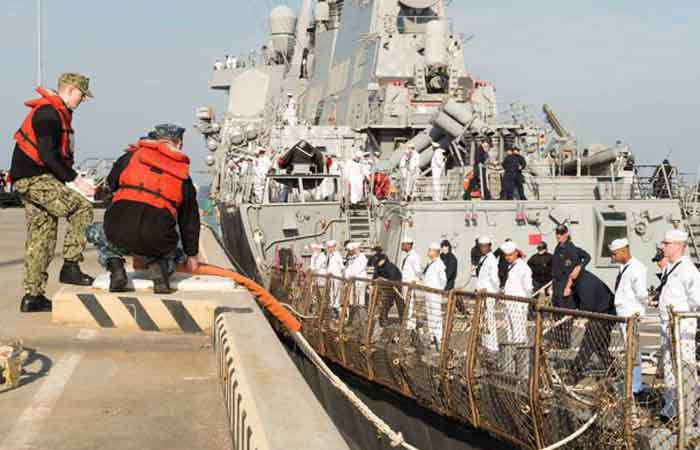 Rus savaş gemileri Suriye'deki üsten ayrıldı - Resim : 1