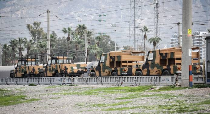 Suriye sınırına askeri sevkiyat - Resim : 2