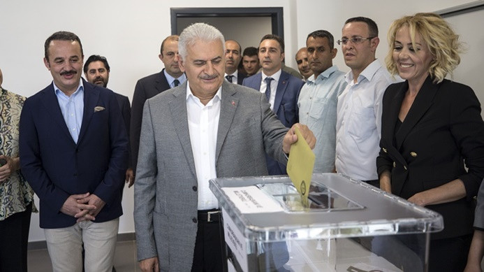 Liderler oylarını kullandı - Resim : 2