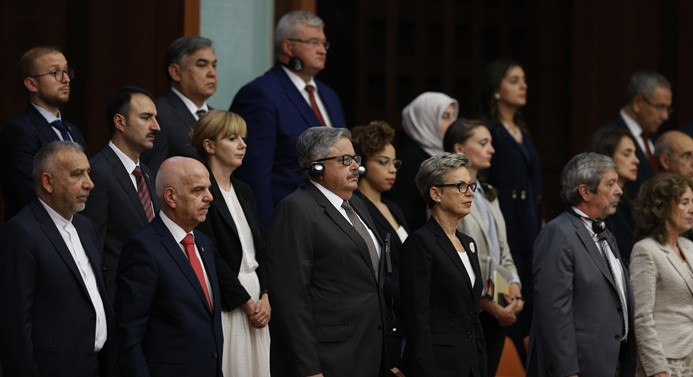 Yeni dönem resmen başladı - Resim : 1