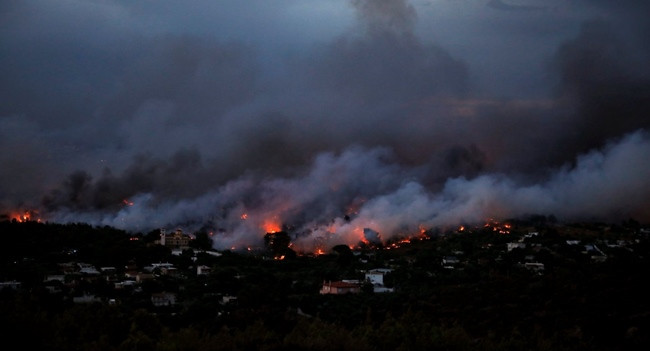 Atina'daki yangında ölenlerin sayısı 60'ı aştı - Resim : 1