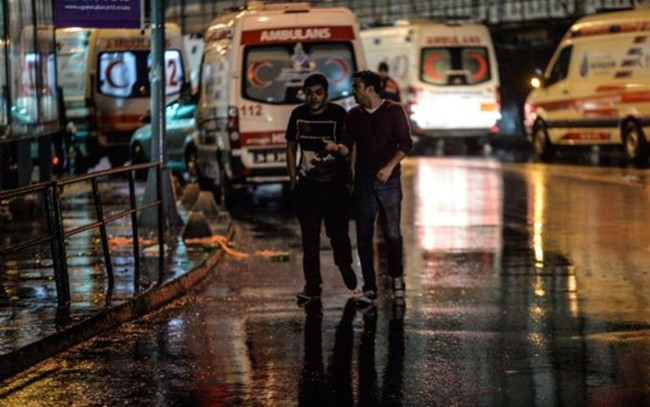 İstanbul'da gece kulübüne silahlı saldırı - Resim : 1