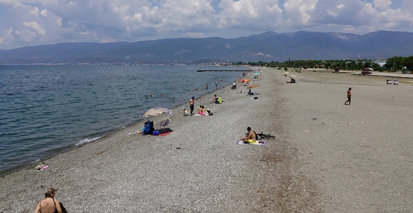 Seçim nedeniyle sahiller boş kaldı - Resim : 1